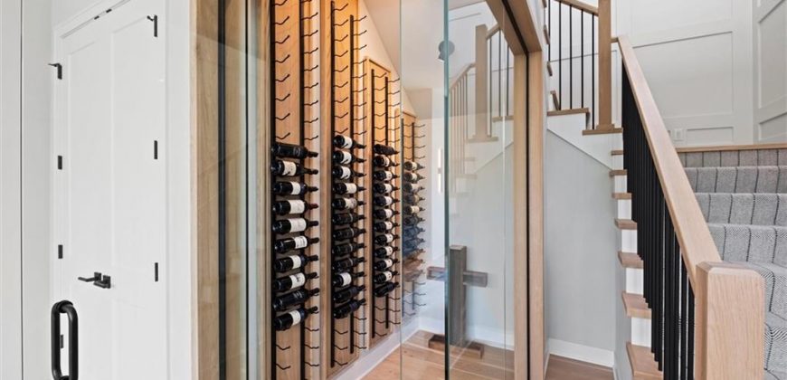 Homes for Sale in Parkville, MO 64152 | 7390 N National Drive