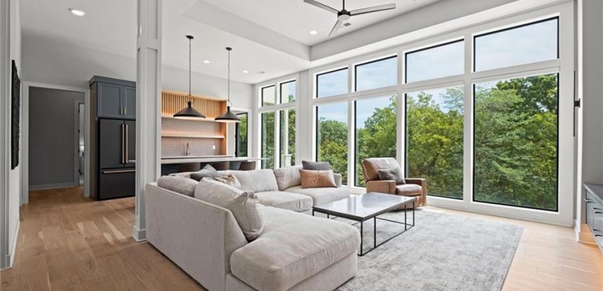 Homes for Sale in Parkville, MO 64152 | 7390 N National Drive