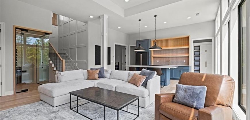 Homes for Sale in Parkville, MO 64152 | 7390 N National Drive