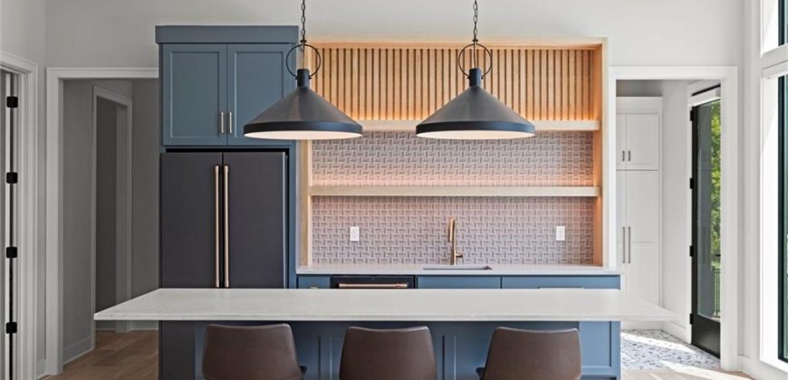 Homes for Sale in Parkville, MO 64152 | 7390 N National Drive