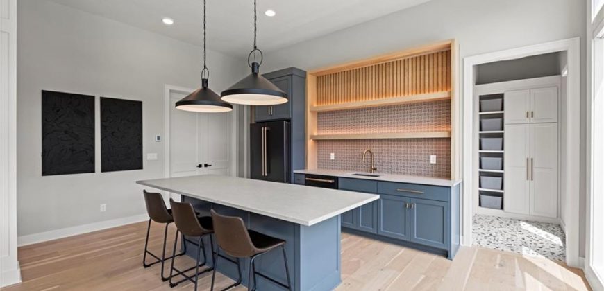 Homes for Sale in Parkville, MO 64152 | 7390 N National Drive