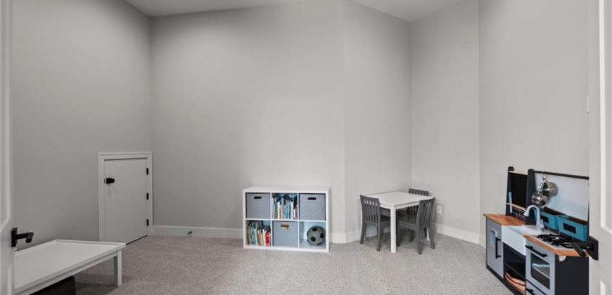 Homes for Sale in Parkville, MO 64152 | 7390 N National Drive