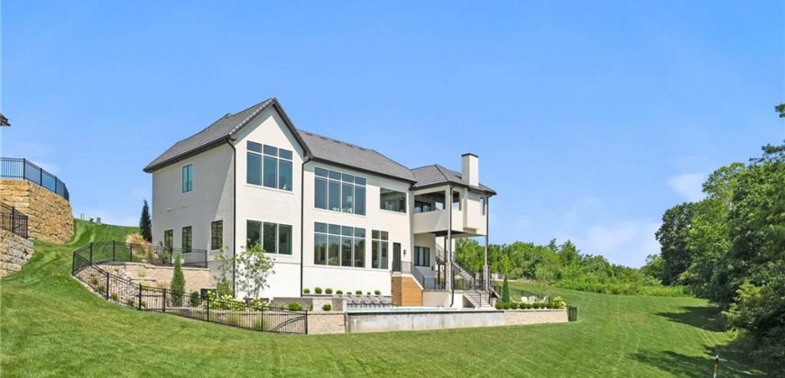 Homes for Sale in Parkville, MO 64152 | 7390 N National Drive