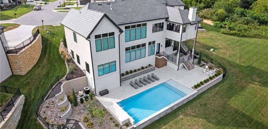 Homes for Sale in Parkville, MO 64152 | 7390 N National Drive