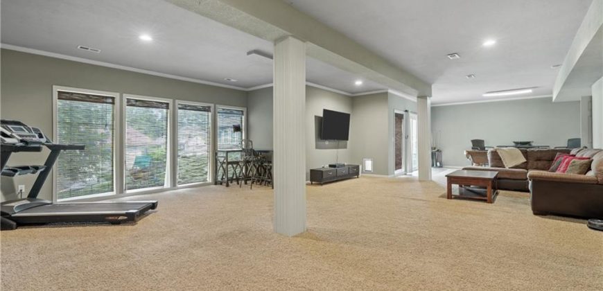 Homes for Sale in Parkville, MO 64152 | 10013 NW Crooked Road