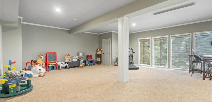 Homes for Sale in Parkville, MO 64152 | 10013 NW Crooked Road