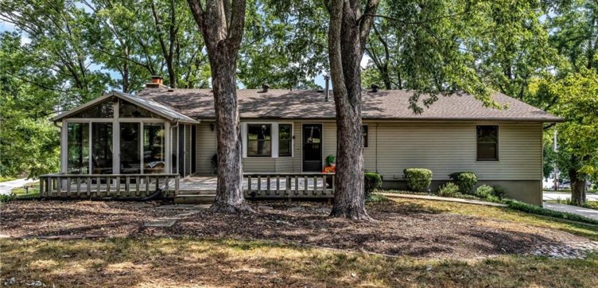 Homes for Sale in Weatherby Lake, MO 64152 | 7610 NW Westside Drive