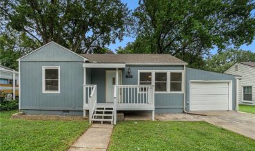 Homes for Sale in Kansas City, MO 64116 | 915 NE 44th Street