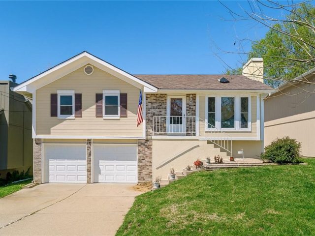 Homes for Sale in Kansas City, MO 64119 | 4914 N White Avenue