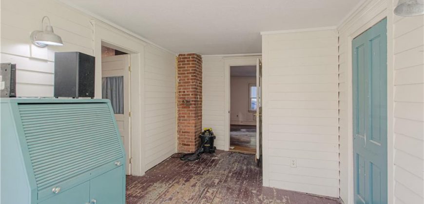 Homes for Sale in Missouri City, MO 64072 | 611  Main Street