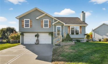 Homes for Sale in Kansas City, MO 64157 | 9305 NE Paw Paw Drive