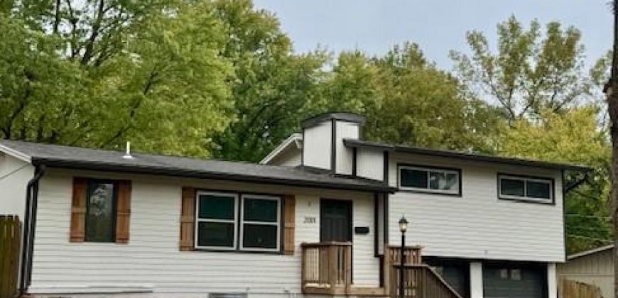 Homes for Sale in Gladstone, MO 64118 | 2001 NE 62ND Street