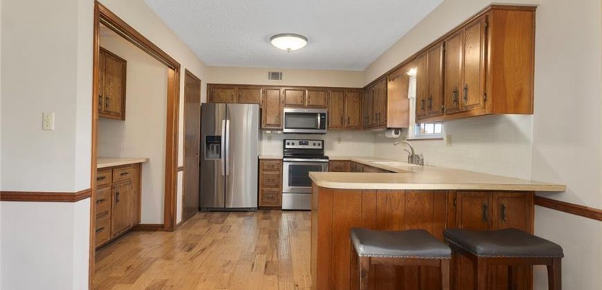 Homes for Sale in Liberty, MO 64068 | 2120  Pin Oak Drive