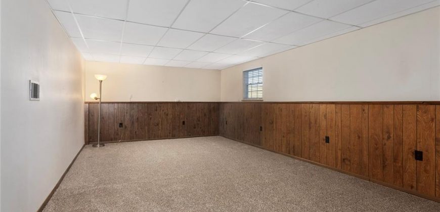 Homes for Sale in Liberty, MO 64068 | 2120  Pin Oak Drive