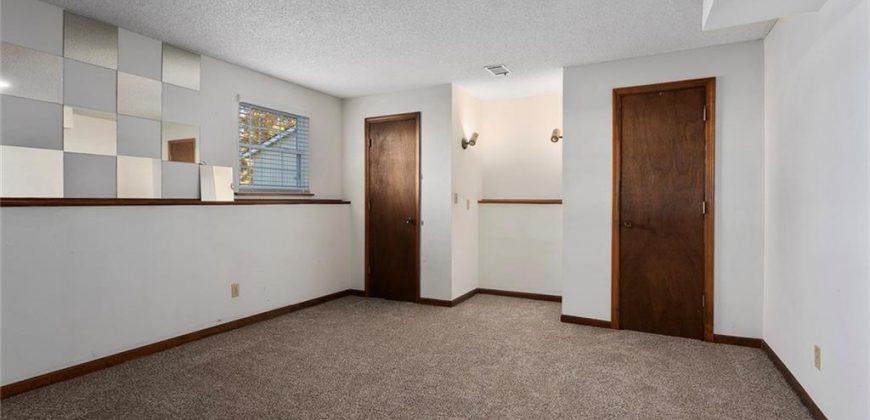 Homes for Sale in Liberty, MO 64068 | 2120  Pin Oak Drive