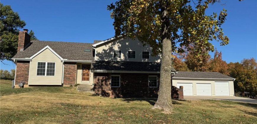 Homes for Sale in Liberty, MO 64068 | 2120  Pin Oak Drive