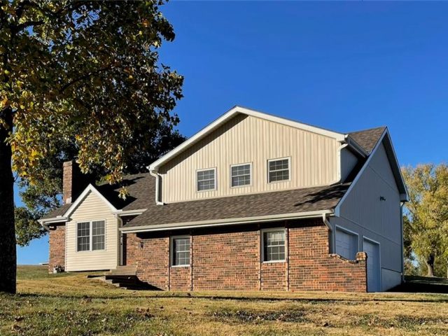 Homes for Sale in Liberty, MO 64068 | 2120  Pin Oak Drive