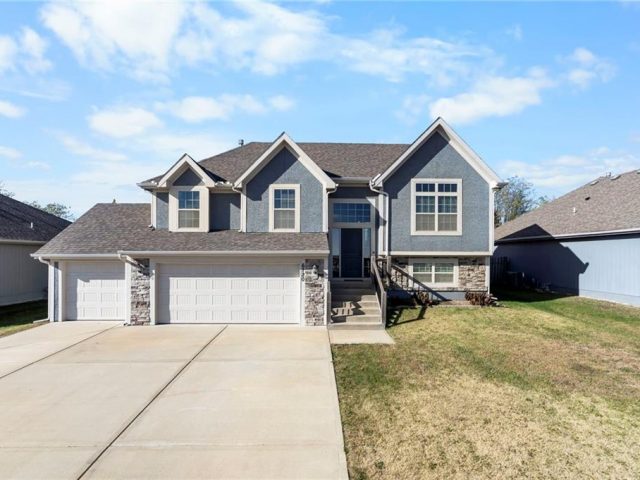 Homes for Sale in Kansas City, MO 64119 | 6720 N Cypress Avenue