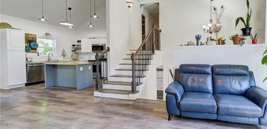 Homes for Sale in Parkville, MO 64152 | 5716 NW Creekview Drive