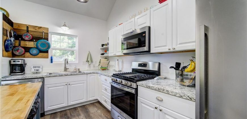 Homes for Sale in Parkville, MO 64152 | 5716 NW Creekview Drive