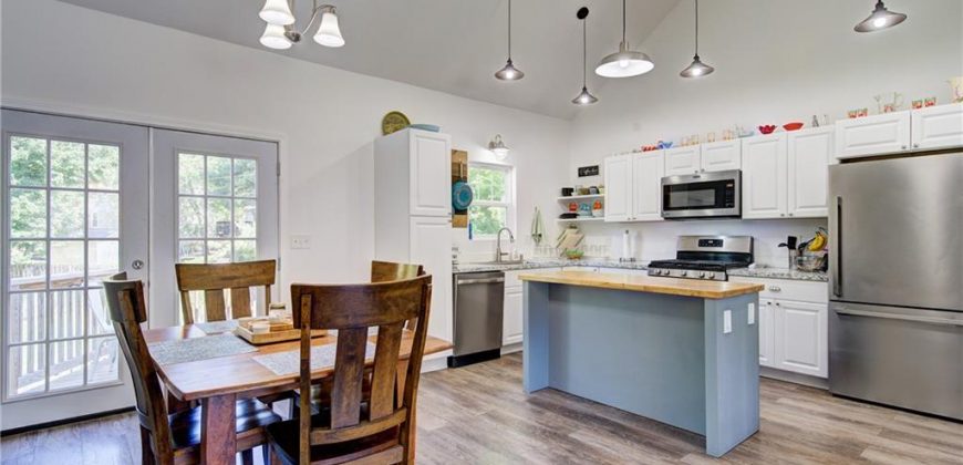 Homes for Sale in Parkville, MO 64152 | 5716 NW Creekview Drive