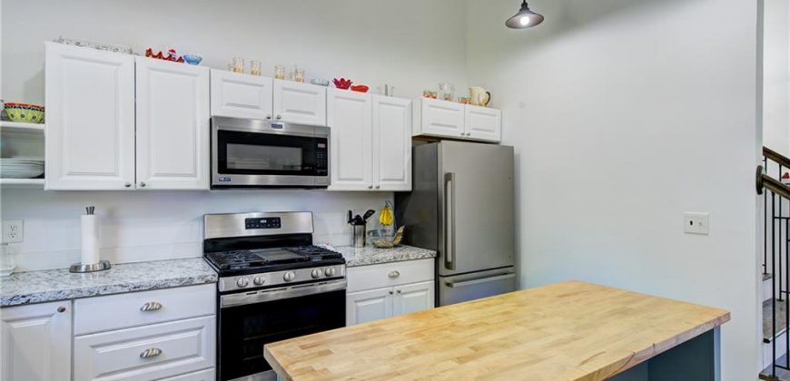 Homes for Sale in Parkville, MO 64152 | 5716 NW Creekview Drive