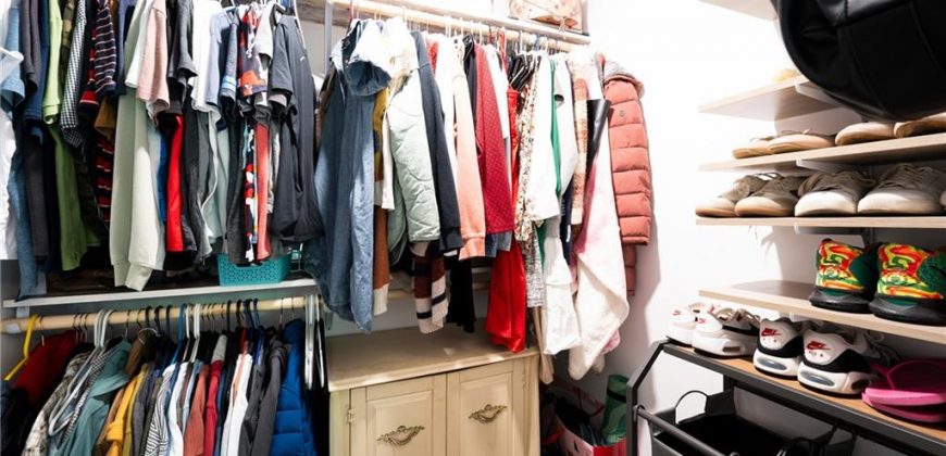 Homes for Sale in Parkville, MO 64152 | 5716 NW Creekview Drive