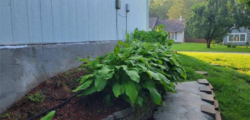 Homes for Sale in Parkville, MO 64152 | 5716 NW Creekview Drive