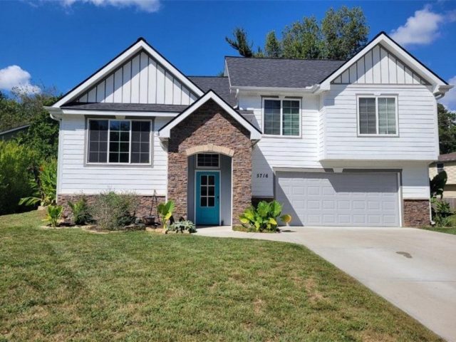 Homes for Sale in Parkville, MO 64152 | 5716 NW Creekview Drive