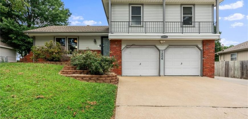 Homes for Sale in Kansas City, MO 64118 | 1206 NE 81st Terrace