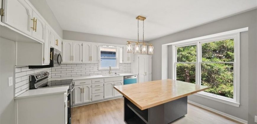 Homes for Sale in Gladstone, MO 64119 | 7109 N Indiana Street