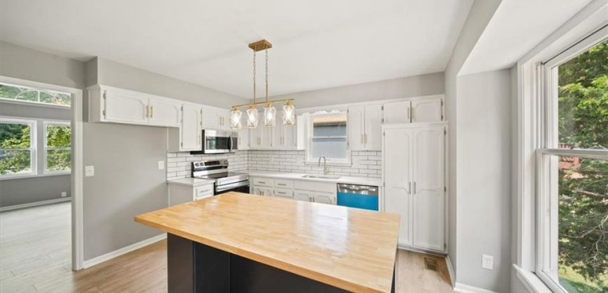 Homes for Sale in Gladstone, MO 64119 | 7109 N Indiana Street