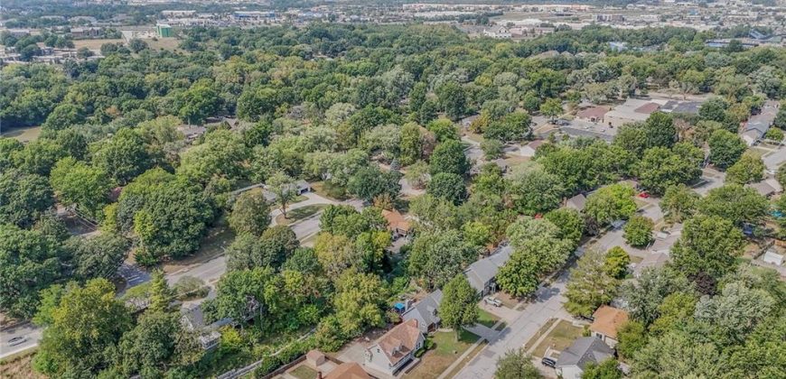 Homes for Sale in Liberty, MO 64068 | 1124  Amesbury Avenue