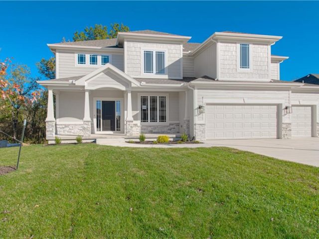 Homes for Sale in Kansas City, MO 64156 | 4814 NE 105th Street