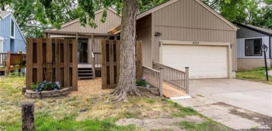 Homes for Sale in Kansas City, MO 64151 | 8237 N Chatham Avenue