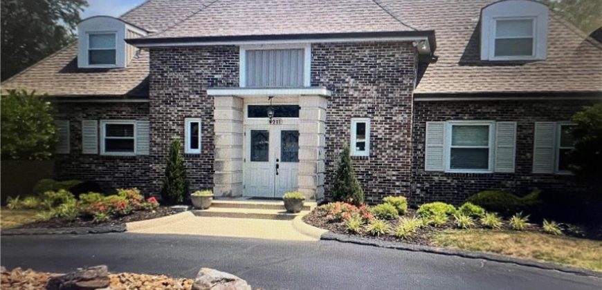 Homes for Sale in Kansas City, MO 64151 | 8237 N Chatham Avenue