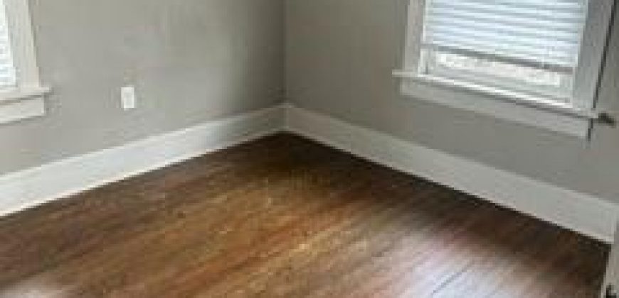 Homes for Sale in Parkville, MO 64152 | 207  East Street