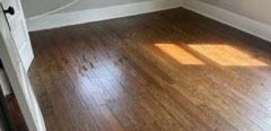 Homes for Sale in Parkville, MO 64152 | 207  East Street