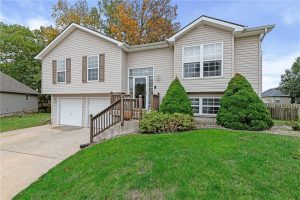 1305-NW-74th-Place-mls-2584284-image-1