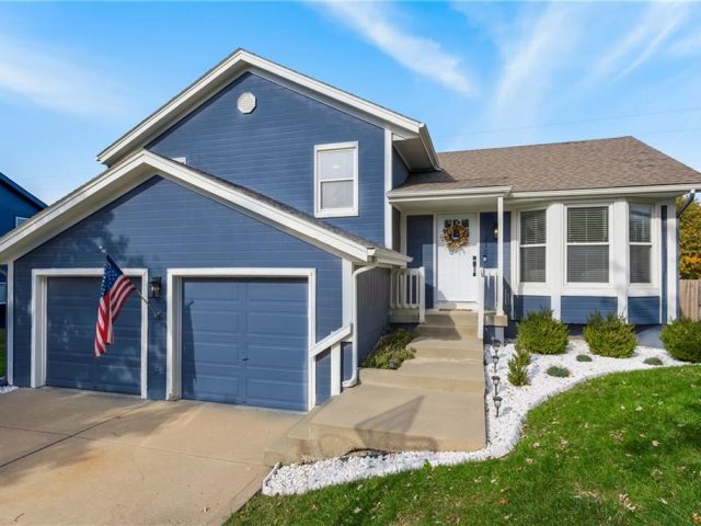 Homes for Sale in Kansas City, MO 64155 | 212 NE 103RD Terrace