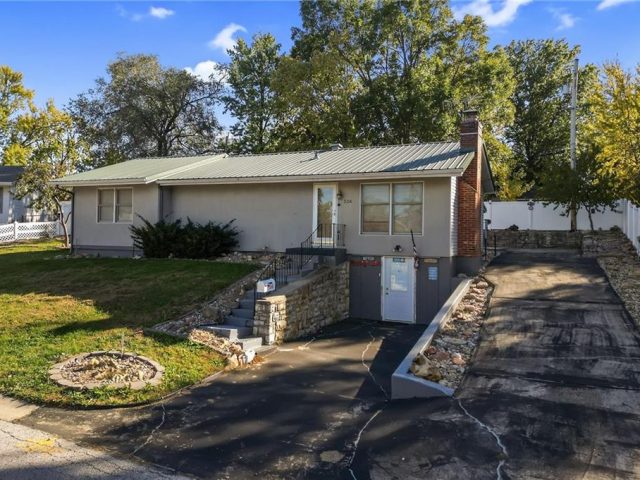 Homes for Sale in Liberty, MO 64068 | 336  Georgia Court