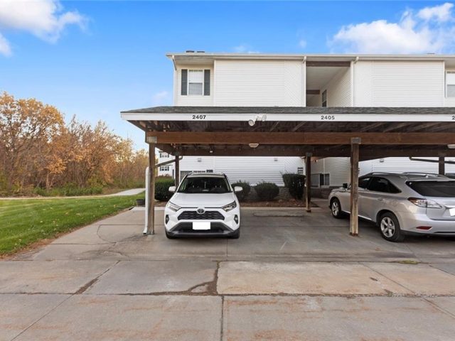 Homes for Sale in Gladstone, MO 64118 | 2407 NE 68th Street