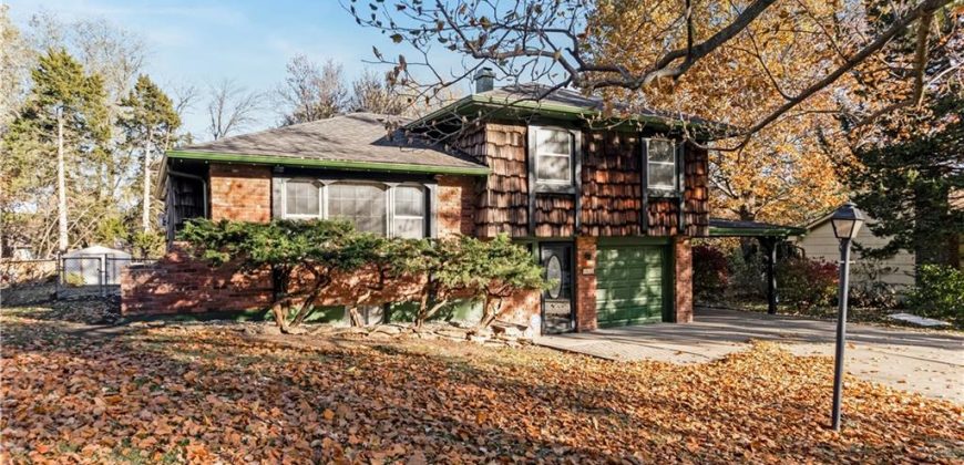 Homes for Sale in Gladstone, MO 64118 | 7525 N Virginia Avenue