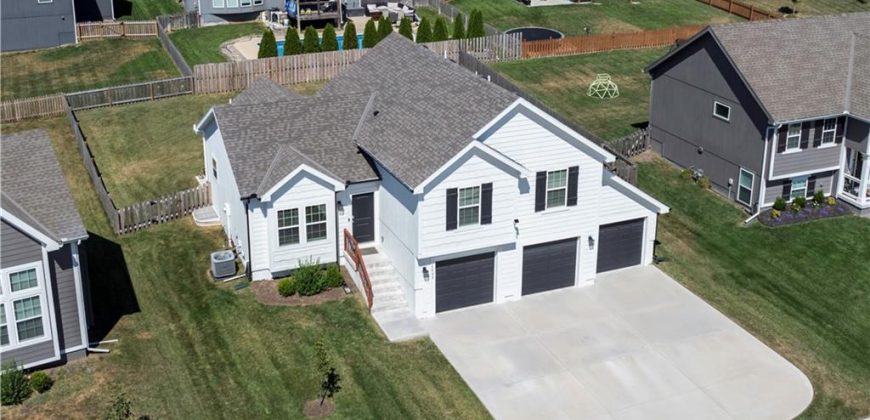 Homes for Sale in Kansas City, MO 64156 | 6008 NE 119th Street