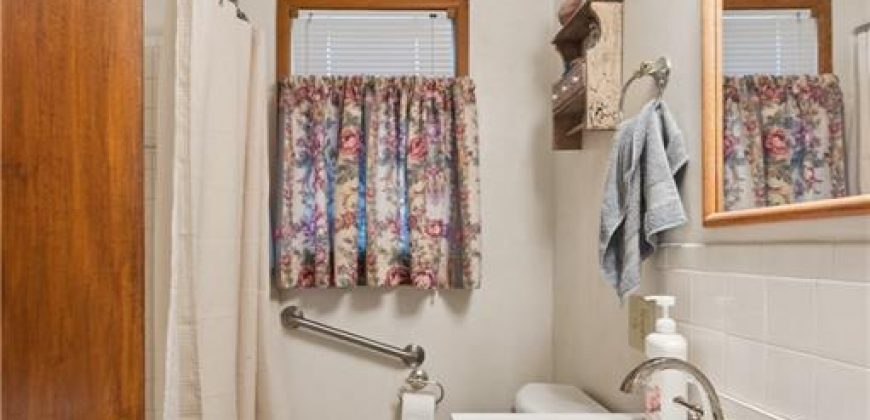 Homes for Sale in Gladstone, MO 64118 | 1314 NE 58th Street