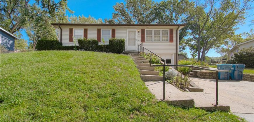 Homes for Sale in Liberty, MO 64068 | 819 S Main Street