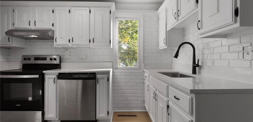 Homes for Sale in Gladstone, MO 64118 | 1005 NE 62nd Street