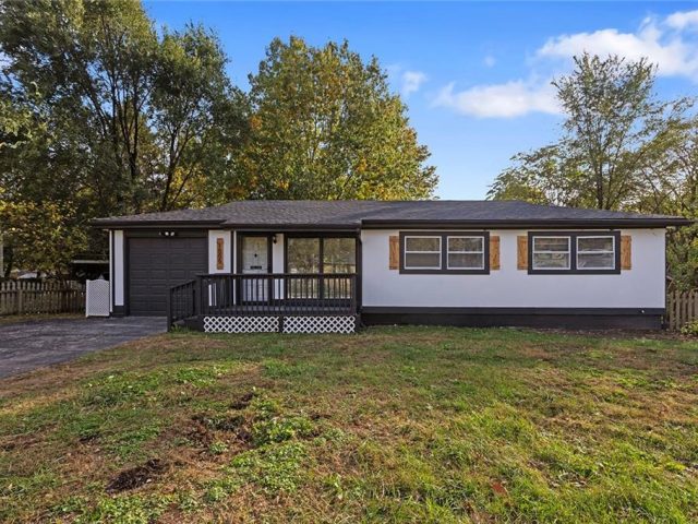 Homes for Sale in Gladstone, MO 64118 | 1005 NE 62nd Street