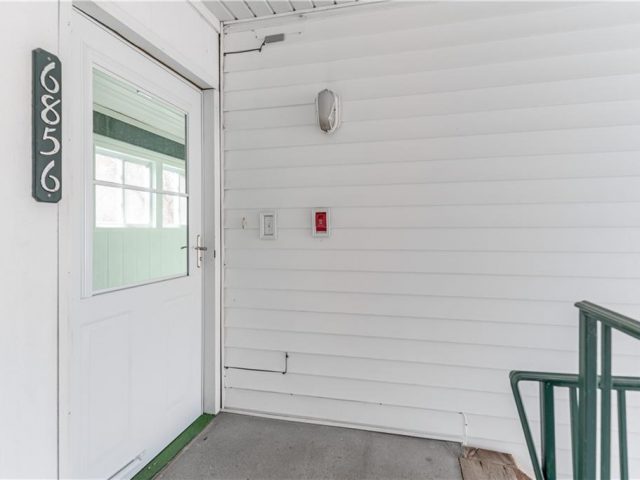 Homes for Sale in Gladstone, MO 64118 | 6856 N Olive Street