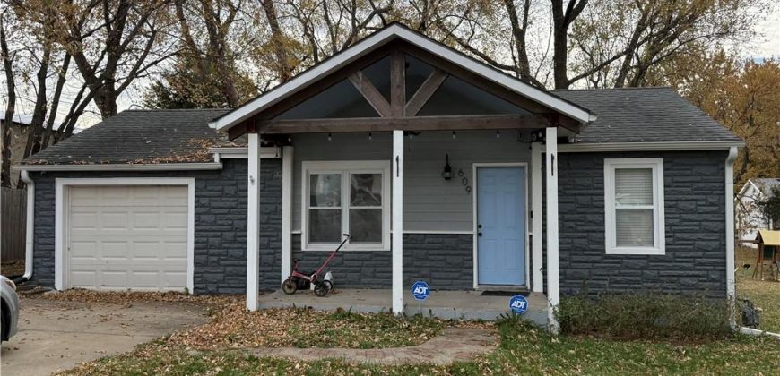 Homes for Sale in Gladstone, MO 64118 | 609 NE 76th Terrace